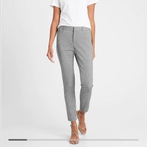 Mid-Rise Skinny Sloan Pant